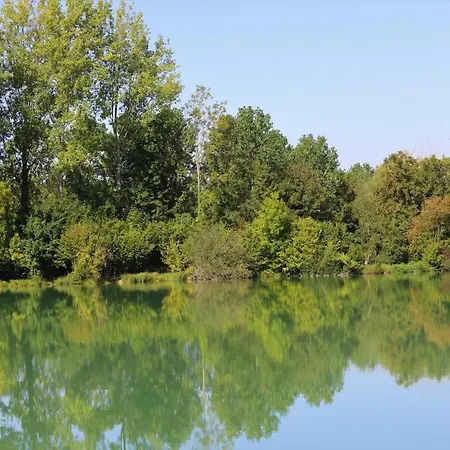 Holiday home Aux 3 Noyers Croissy-sur-Celle